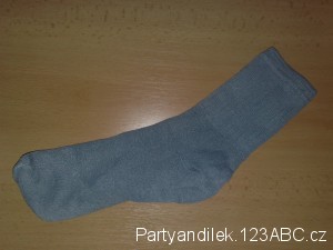 Fotka tmavě šedé ponožky.